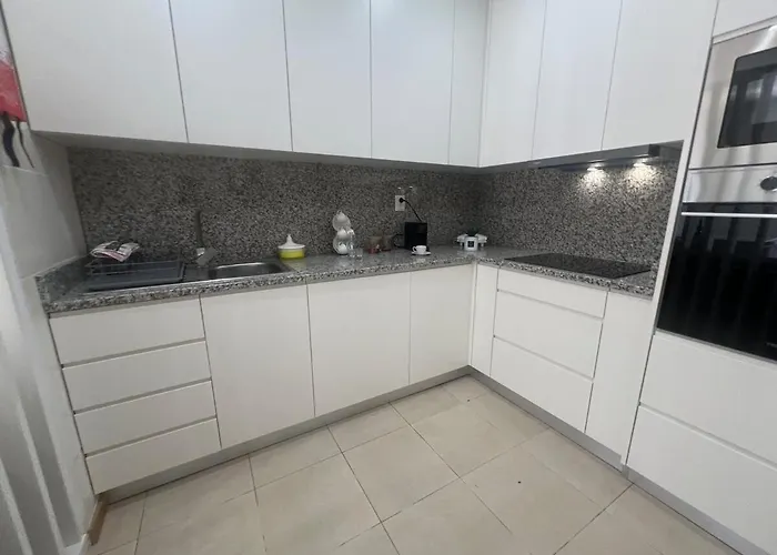 Near Campus T2 Апартаменты Порту